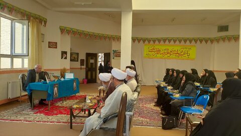 تصاویر/ نشست مدیران حوزوی نقده با مدیران آموزش و پرورش در جهت جذب حوزه های علمیه خواهران