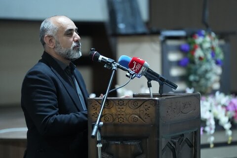 تصاویر آیین اهدای هزار سری جهیزیه و ۶۸ ویلچر برقی به مددجویان لرستانی