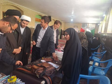 نمایشگاه مشاغل خانگی به همت مدرسه علمیه خواهران سلماس