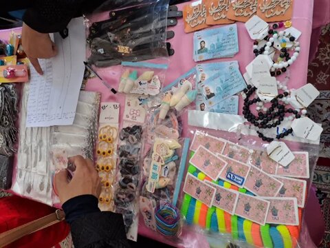 نمایشگاه مشاغل خانگی به همت مدرسه علمیه خواهران سلماس