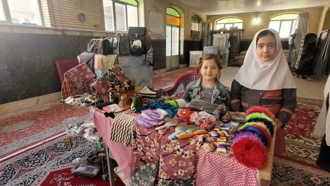 نمایشگاه مشاغل خانگی به همت مدرسه علمیه خواهران سلماس