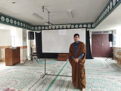 تصاویر/ برگزاری کارگاه‌های پژوهشی مدرسه علمیه الغدیر نراق