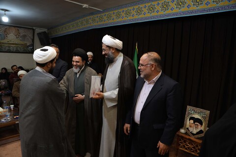 تصاویر / تقدیر از مبلغین خواهر و برادر طرح امین استان همدان