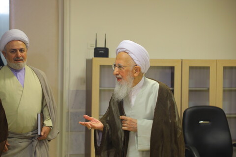 تصاویر / دیدار نماینده تام الاختیار آیت الله العظمی سیستانی در ایران با آیت الله العظمی جوادی آملی