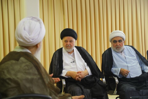 تصاویر / دیدار نماینده تام الاختیار آیت الله العظمی سیستانی در ایران با آیت الله العظمی جوادی آملی