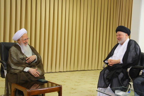 تصاویر / دیدار نماینده تام الاختیار آیت الله العظمی سیستانی در ایران با آیت الله العظمی جوادی آملی