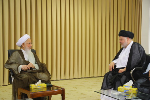 تصاویر / دیدار نماینده تام الاختیار آیت الله العظمی سیستانی در ایران با آیت الله العظمی جوادی آملی