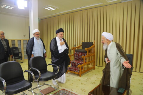 تصاویر / دیدار نماینده تام الاختیار آیت الله العظمی سیستانی در ایران با آیت الله العظمی جوادی آملی
