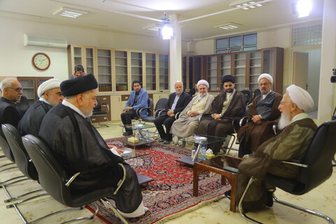 تصاویر / دیدار نماینده تام الاختیار آیت الله العظمی سیستانی در ایران با آیت الله العظمی جوادی آملی