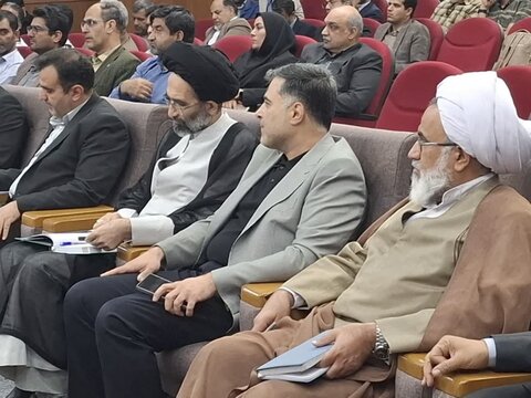 تصاویر/دومین جلسه شورای اداری شهرستان کاشان باحضورامام جمعه