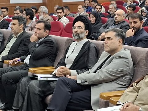 تصاویر/دومین جلسه شورای اداری شهرستان کاشان باحضورامام جمعه