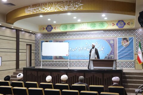 تصاویر/ «همایش خانواده مهدوی» ویژه والدین پایه چهارم مدرسه علمیه امام خامنه ای ارومیه