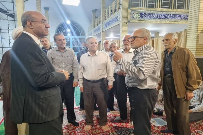 حضور استاندار کرمانشاه برای دومین بار در مسجد امیرالمؤمنین(ع)+ عکس