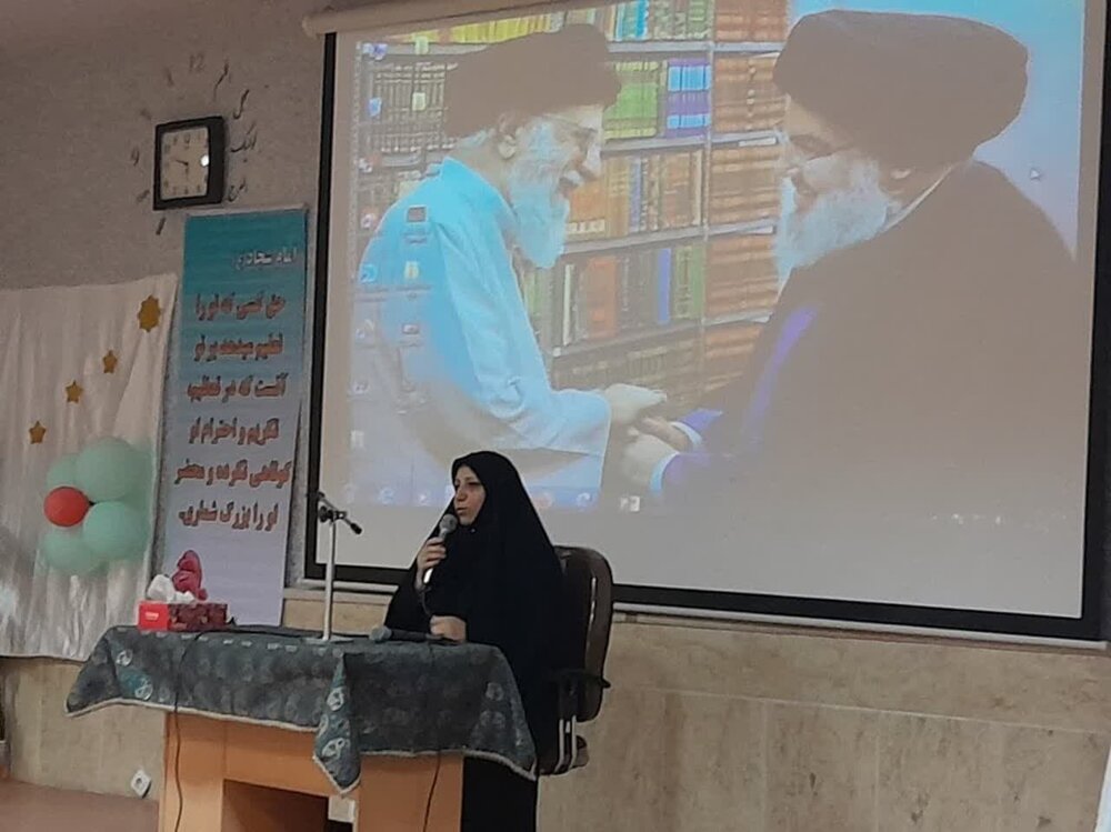 تحصیل در حوزه علمیه زمینه‌ای برای کسب دانش و معارف اهل‌بیت(ع) است