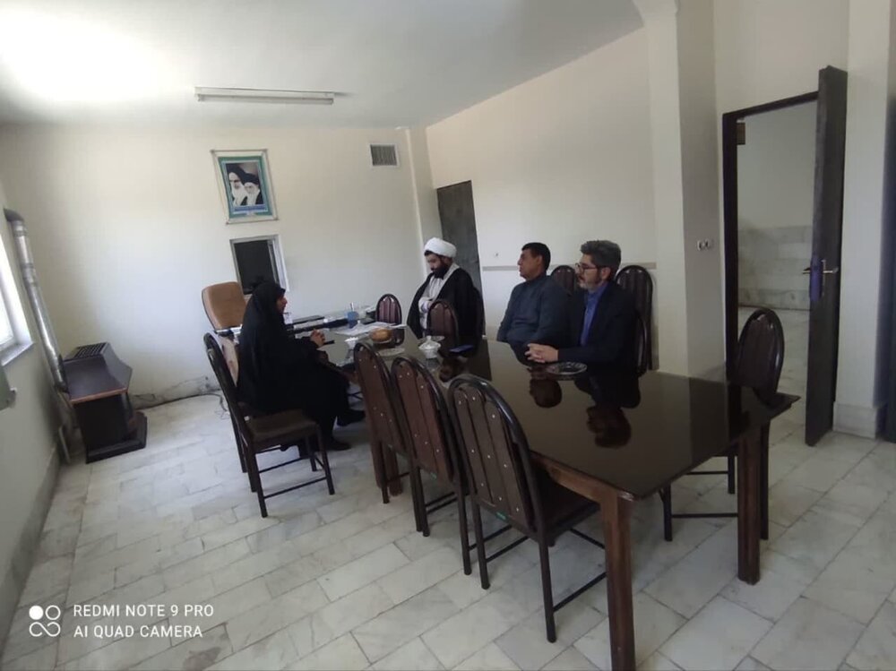 اقدام مدیر مدرسه علمیه غرق‌آباد در معرفی ظرفیت‌های حوزه علمیه خواهران+عکس