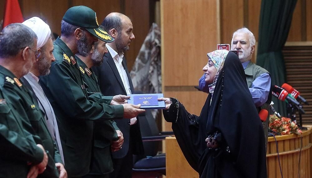 تقدیر از روابط عمومی سازمان بسیج علمی، پژوهشی و فناوری کشور در دومین همایش ملی «مدار امید»