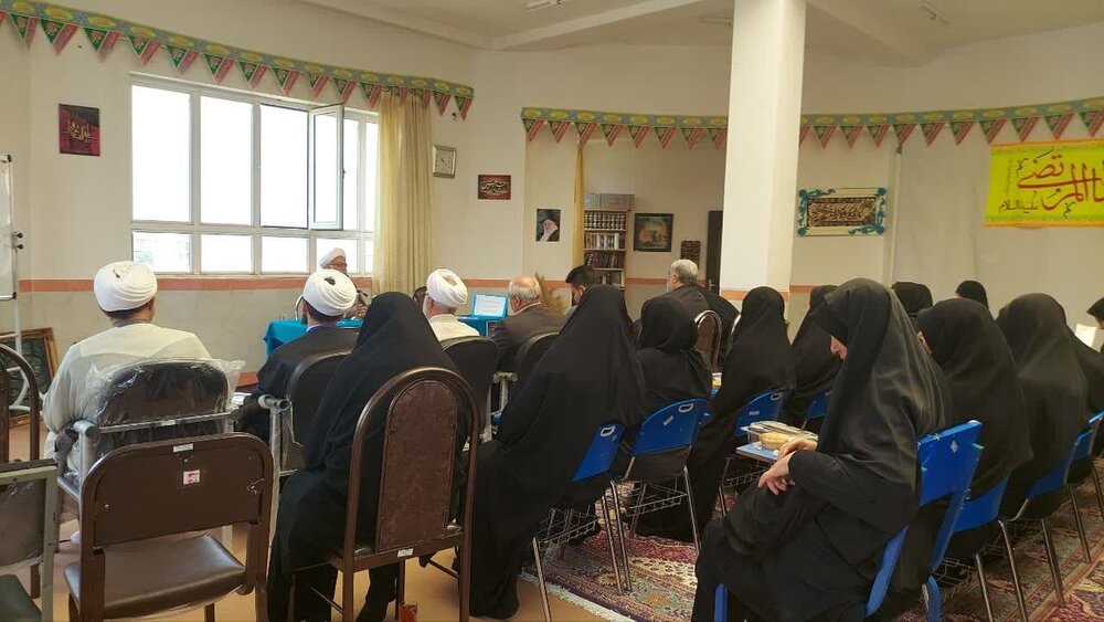 تصاویر/ نشست مدیران حوزوی نقده با مدیران آموزش و پرورش در جهت جذب حوزه های علمیه خواهران