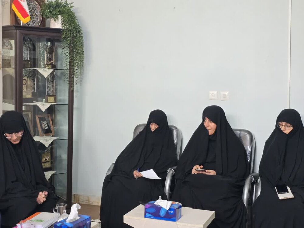 برگزاری جلسه بررسی امکان اجرای طرح «تدبر در قرآن» در حوزه علمیه خواهران یزد + عکس