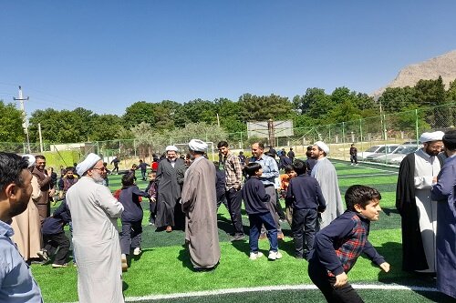افتتاح زمین چمن مصنوعی مدرسه علمیه برادران امام خمینی(ره) کرمانشاه+ تصاویر