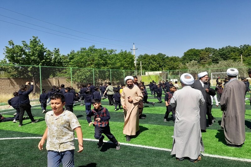 افتتاح زمین چمن مصنوعی مدرسه علمیه برادران امام خمینی(ره) کرمانشاه+ تصاویر