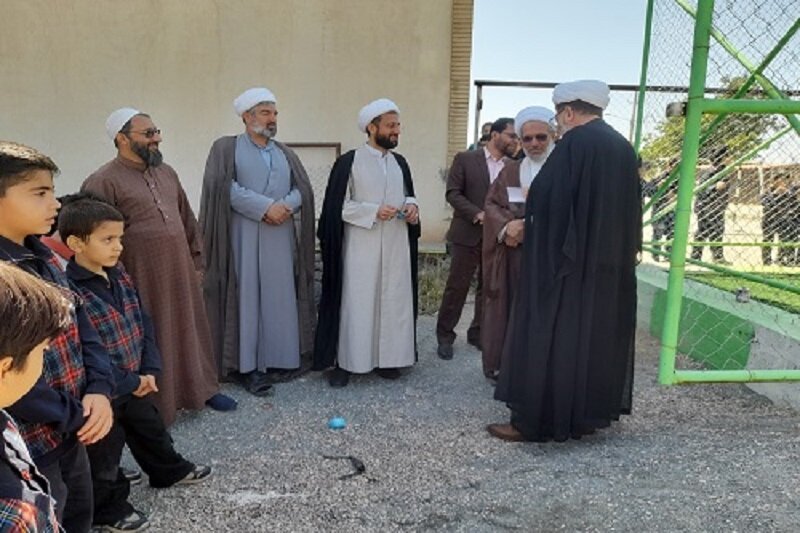 افتتاح زمین چمن مصنوعی مدرسه علمیه برادران امام خمینی(ره) کرمانشاه+ تصاویر