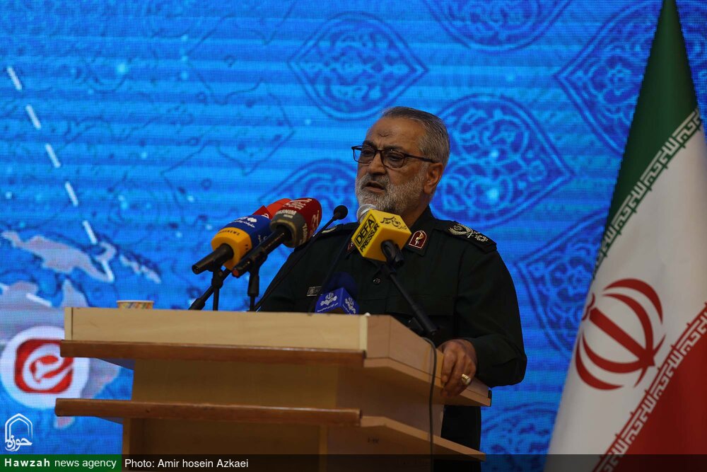 انقلاب اسلامی، نماد مقاومت و ایستادگی در برابر سلطه جهانی است