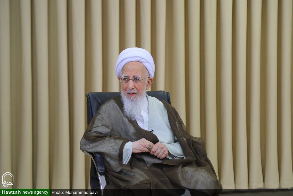 انسان عاقل و عالم گرفتار مکاتب و نحله‌های مختلف نمی‌شود