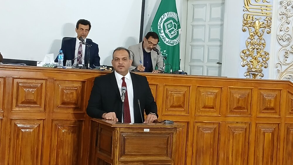 عالمان دین وارثان انبیا و حافظان شریعت‌ هستند+عکس