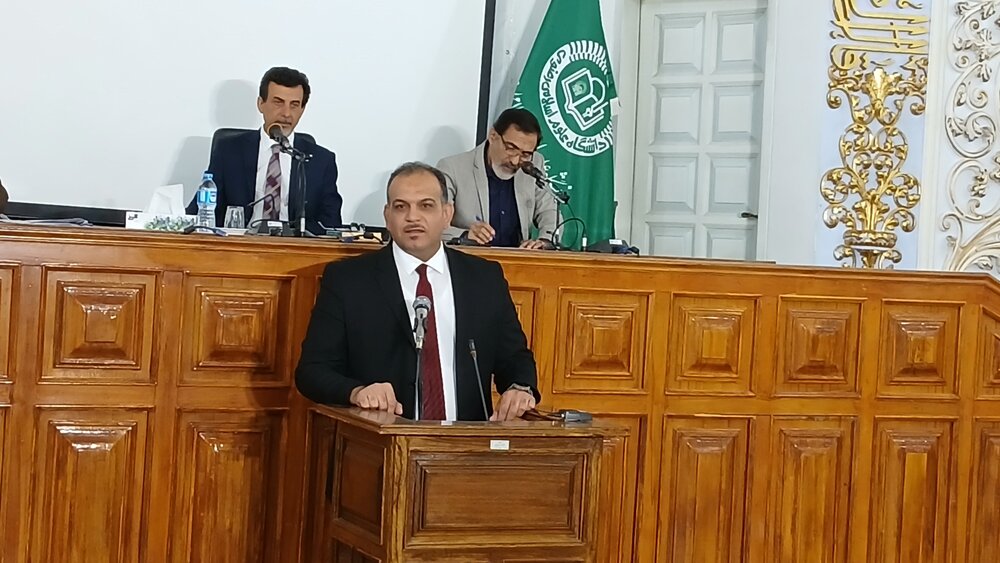 عالمان دین وارثان انبیا و حافظان شریعت‌ هستند+عکس