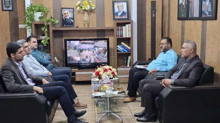 خانواده‌ها فرزندان خود را به کتابخوانی تشویق کنند