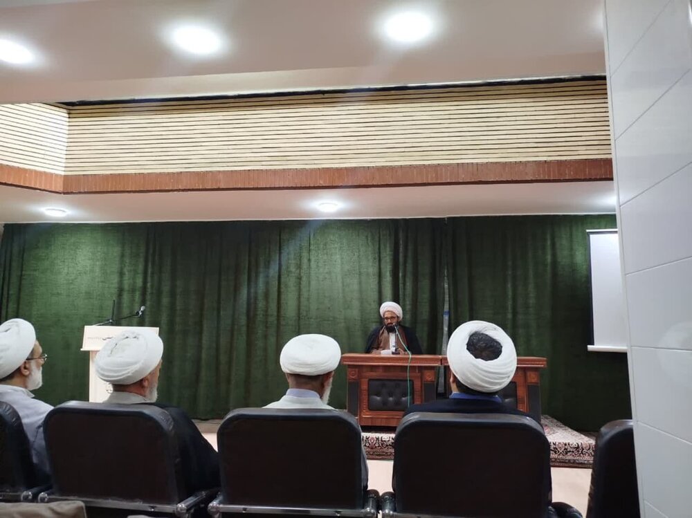 لزوم اهتمام جدی طلاب به تربیت نوجوانان