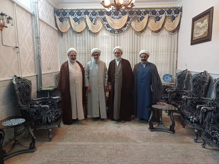 تجلیل نمایندگان آیت الله اعرافی از مدیران اسبق مدارس علمیه قم + عکس