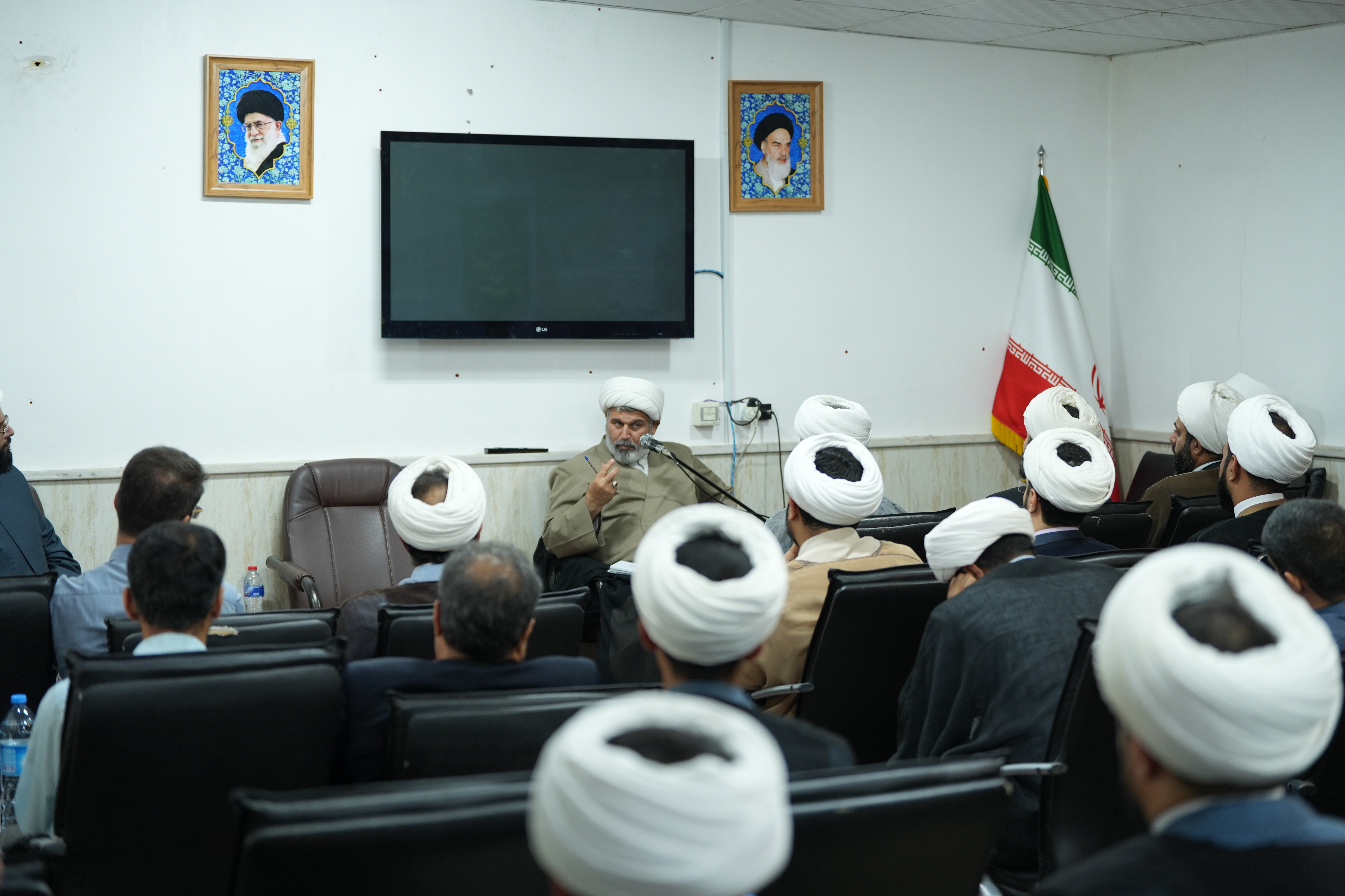 تصاویر/ دیدار مدیران روحانی مدارس آموزش و پرورش خوزستان با معاون تبلیغ و امور فرهنگی حوزه های علمیه کشور