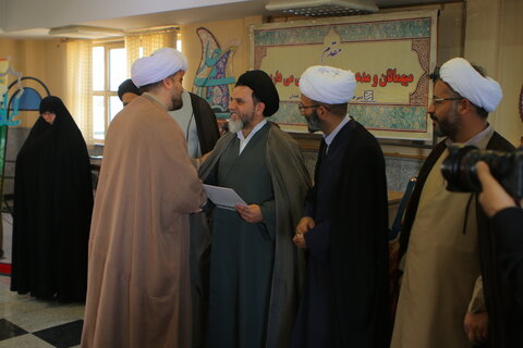 تجلیل از نفرات برتر جشنواره علامه حلی استان همدان