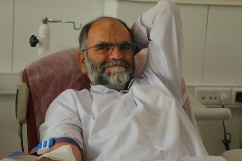 اهدای خون روحانیون و طلاب استان همدان