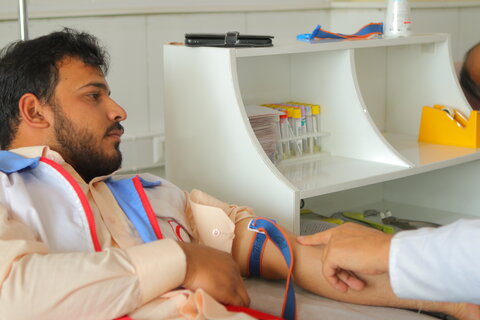 اهدای خون روحانیون و طلاب استان همدان