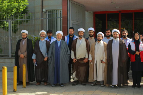 اهدای خون روحانیون و طلاب استان همدان