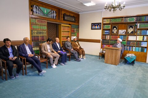 تصاویر | دیدار مدیرکل ارتباطات و فناوری اطلاعات استان و ارگان های وابسته با نماینده ولی‌فقیه در آذربایحان‌شرقی و امام‌جمعه تبریز