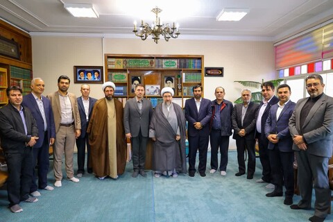 تصاویر | دیدار مدیرکل ارتباطات و فناوری اطلاعات استان و ارگان های وابسته با نماینده ولی‌فقیه در آذربایحان‌شرقی و امام‌جمعه تبریز