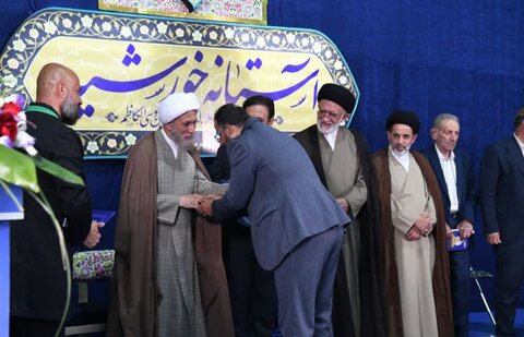 تصاویر| آیین اختتامیه جشنواره شعر آستانه خورشید