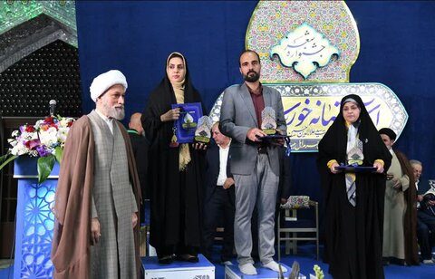 تصاویر| آیین اختتامیه جشنواره شعر آستانه خورشید