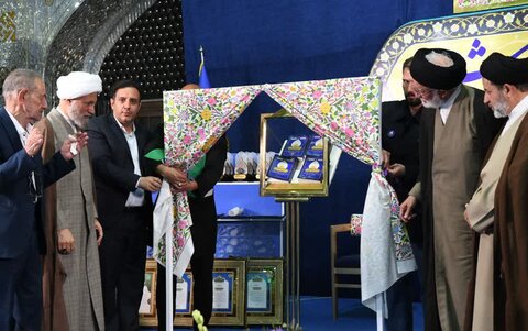 تصاویر| آیین اختتامیه جشنواره شعر آستانه خورشید