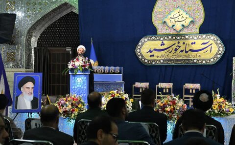 تصاویر| آیین اختتامیه جشنواره شعر آستانه خورشید