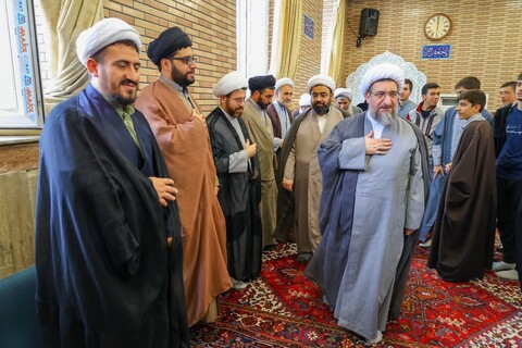 تصاویر | درس اخلاق نماینده ولی فقیه در استان  در مدرسه علمیه امیرالمومنین (ع) تبریز