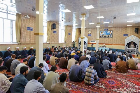 تصاویر | درس اخلاق نماینده ولی فقیه در استان  در مدرسه علمیه امیرالمومنین (ع) تبریز