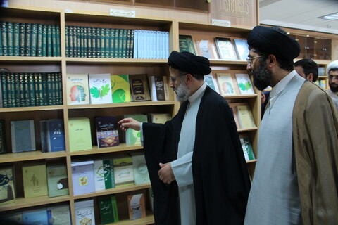 تصاویری از دیدارهای رئیس جمهور شهید با مراجع و علما قم
