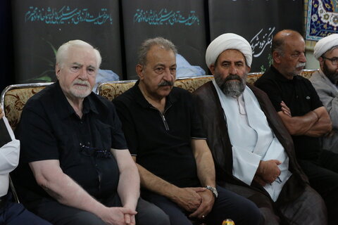 تصاویر / مراسم بزرگداشت حجت الاسلام نقده دوزان در حسینیه بنی فاطمه اصفهان