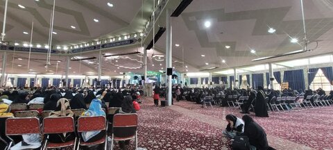 تصاویر/حضور طلاب موسسه آموزش عالی ریحانة النبی (ی)اراک در مراسم سالگرد شهدای خدمت