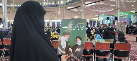 تصاویر/حضور طلاب موسسه آموزش عالی ریحانة النبی (ی)اراک در مراسم سالگرد شهدای خدمت