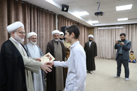 تصاویر/ تجلیل از اساتید و طلاب برتر حوزه علمیه خاتم الانبیاء سنندج